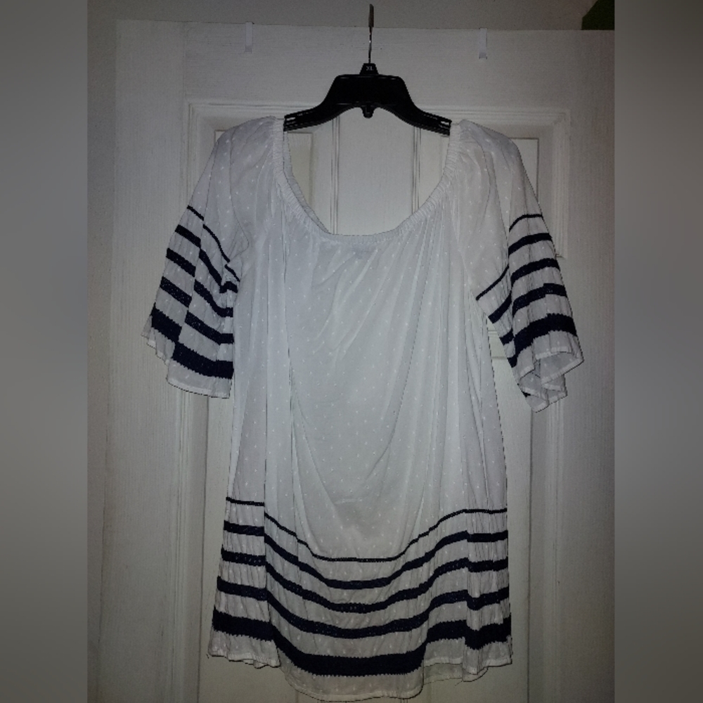 Hannah womens pullover top size XL